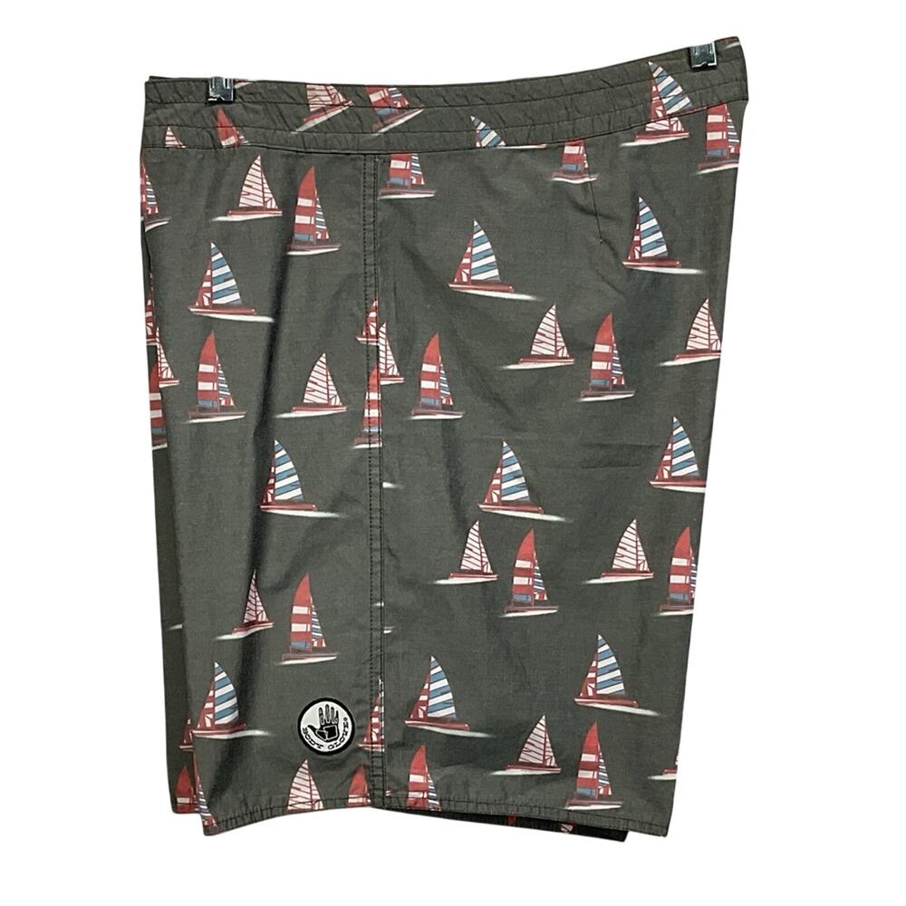 Body Glove Boardshorts Mens Size 38 Grey Sailboat Print Beach Pool Cruise Summer
